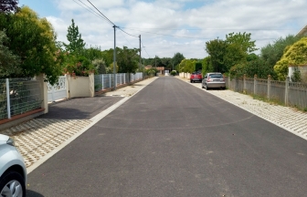 Illustration de la page Voirie, bâtiment, voies cyclables avec l'aménagement d'une rue à La Salvetat-Saint-Gilles
